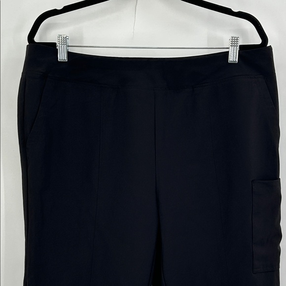 Chico's Zenergy Black Shorts 11” Walking Black New With Tags - Picture 2 of 8